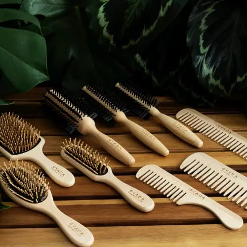 Gyada Cosmetics Spazzola Rotonda Small capelli corti legno antistatica